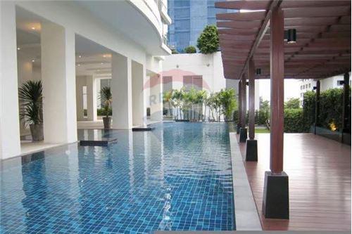 The Rajdamri Condo for rent